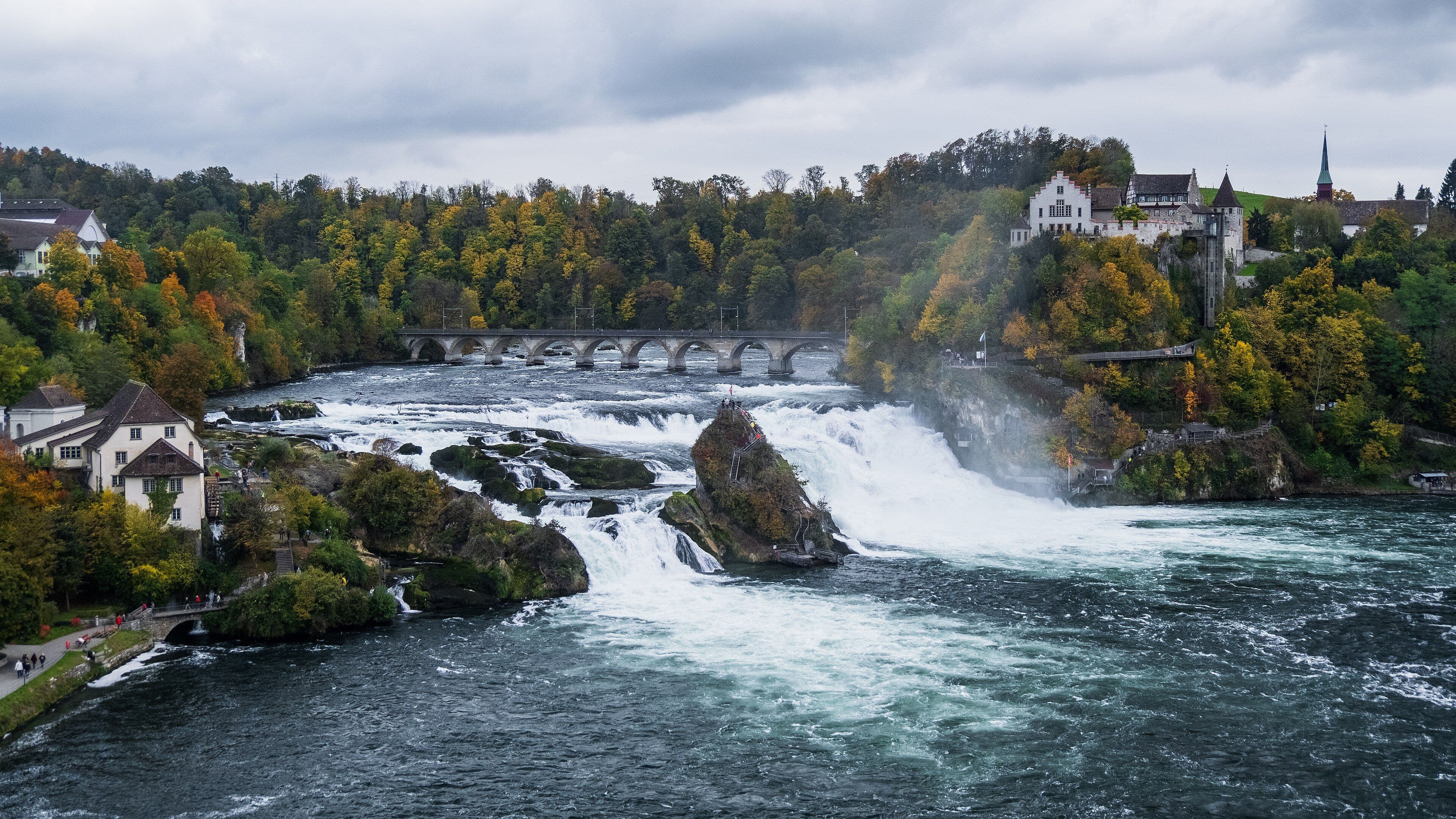 Cataratas del Rin en Neuhausen am Rheinfall